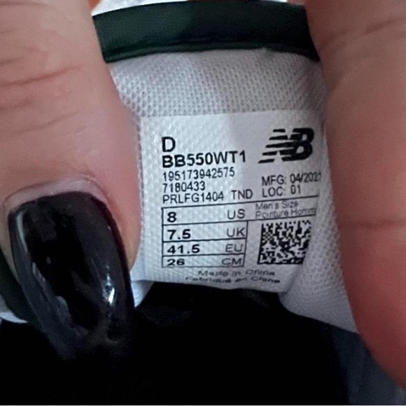 New Balance 550s - Picture 2 of 3